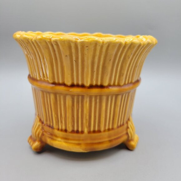 Vintage Yellow Ceramic Fluted Planter Pot With Scalloped Rim - Picture 4 of 7